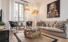 Lovely Boho Apartment With Parking - Historic Center By Rems